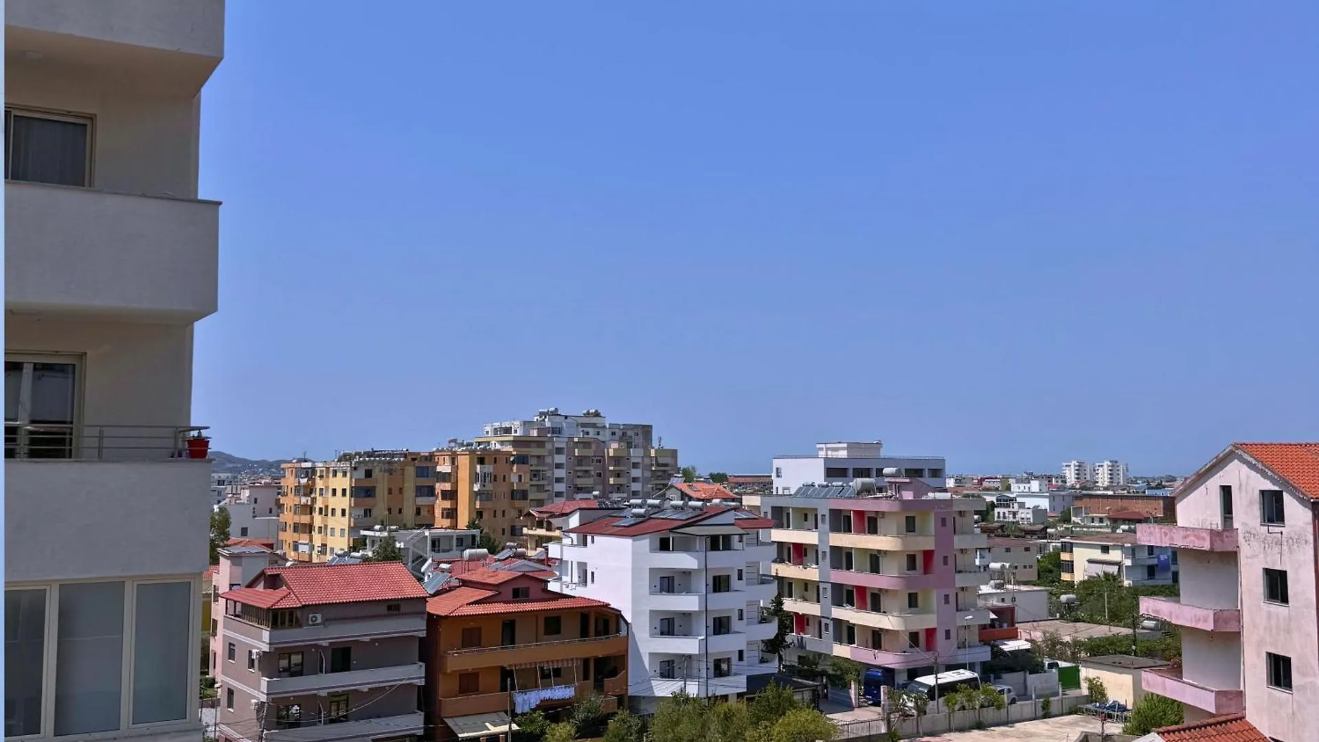 Azalea Studio Durrës 0*,  Albanien